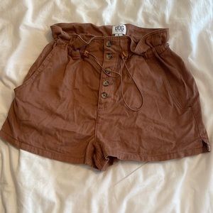 brown scrunched and adjustable shorts!